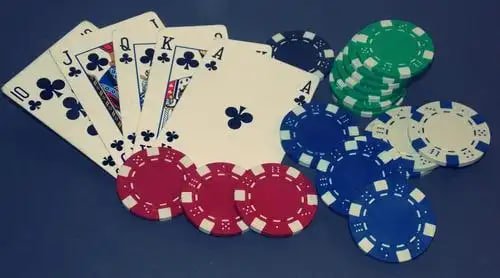 Streaming dealer langsung dengan kamera multi-sudut